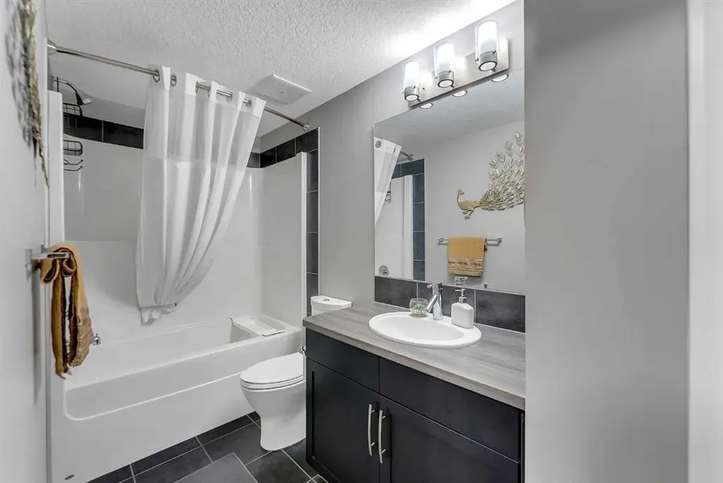 128 Ridge View Close