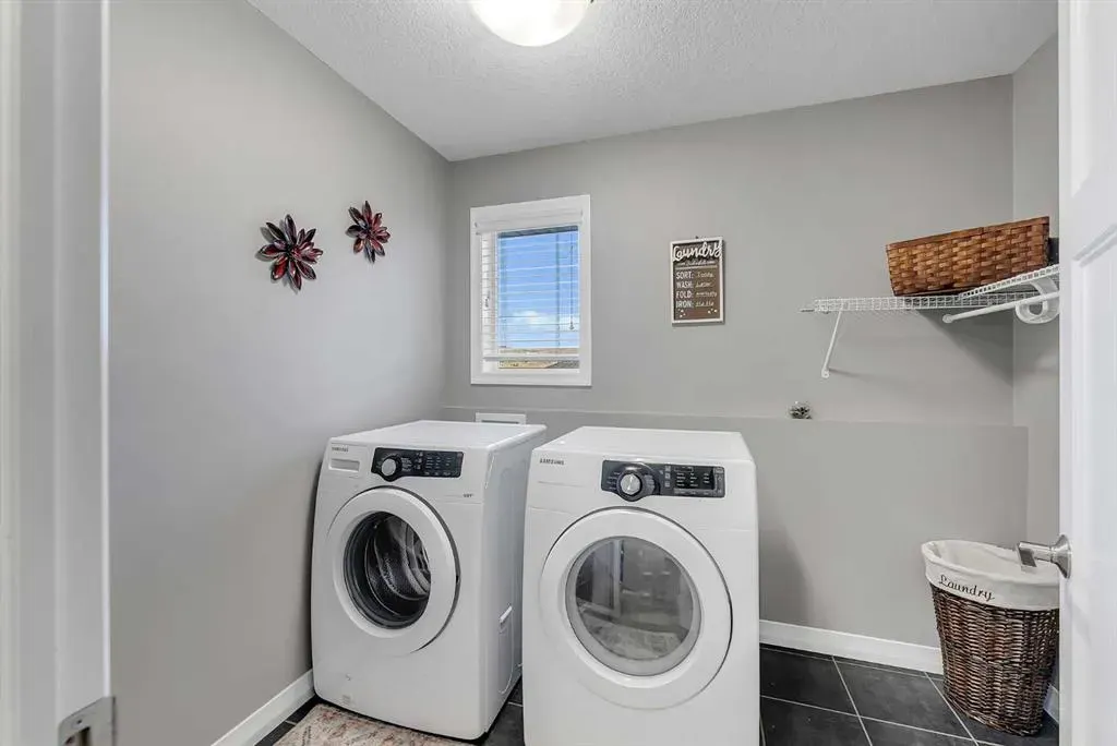 128 Ridge View Close