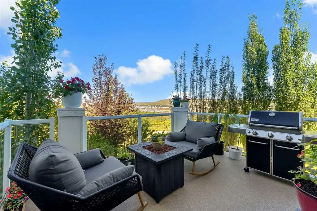 128 Ridge View Close