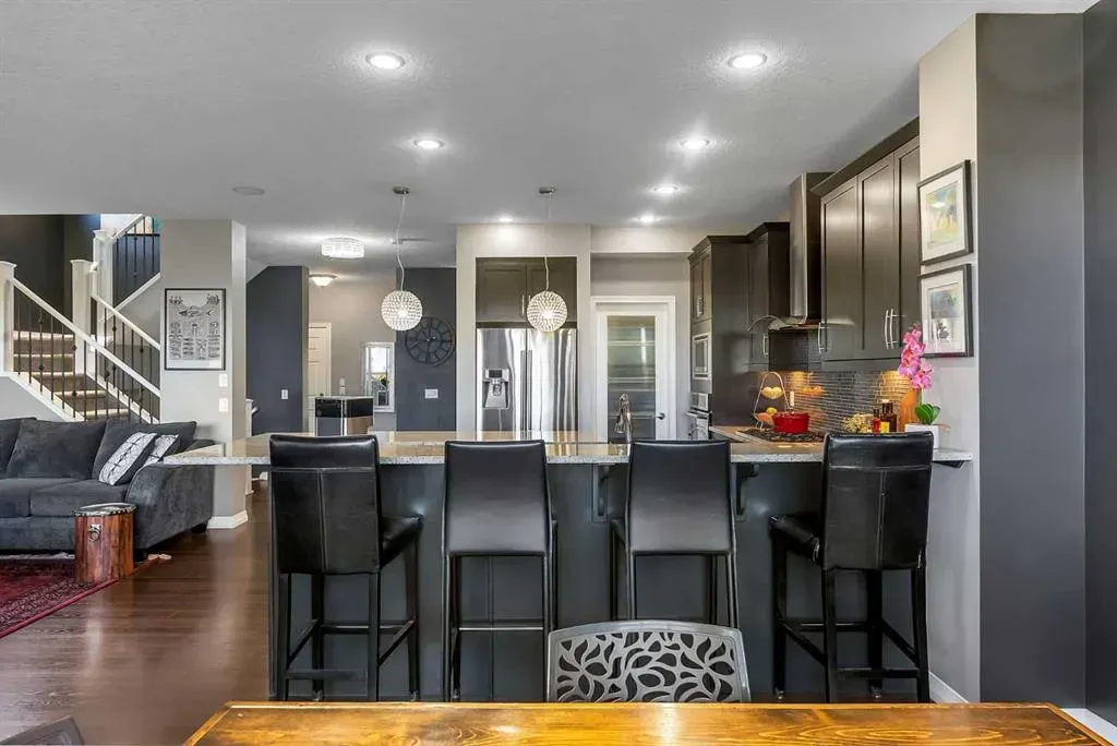 128 Ridge View Close
