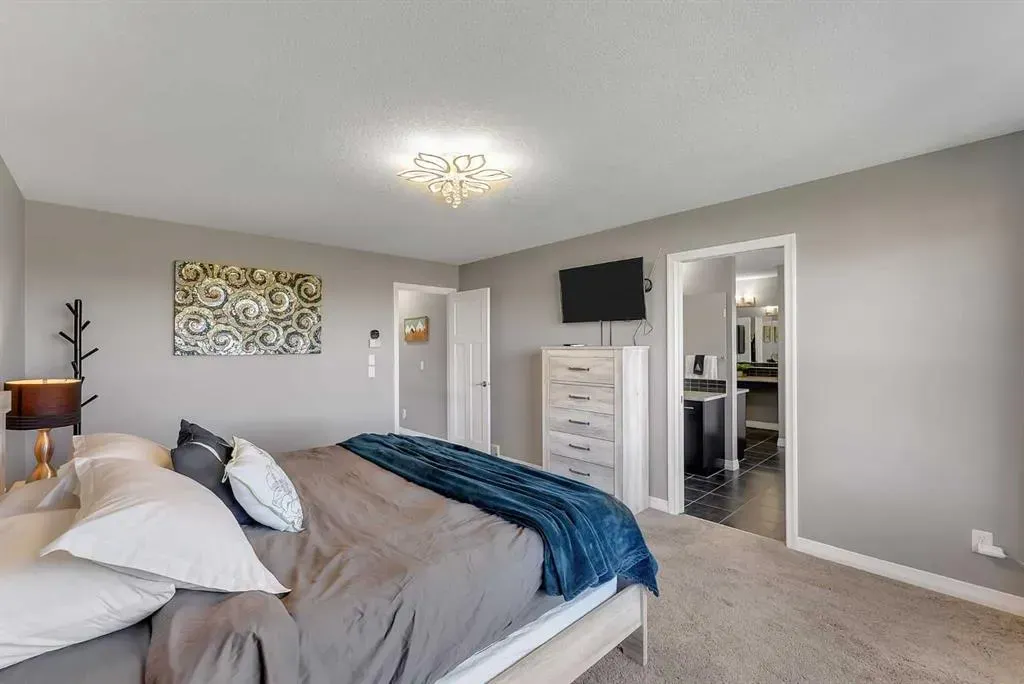 128 Ridge View Close