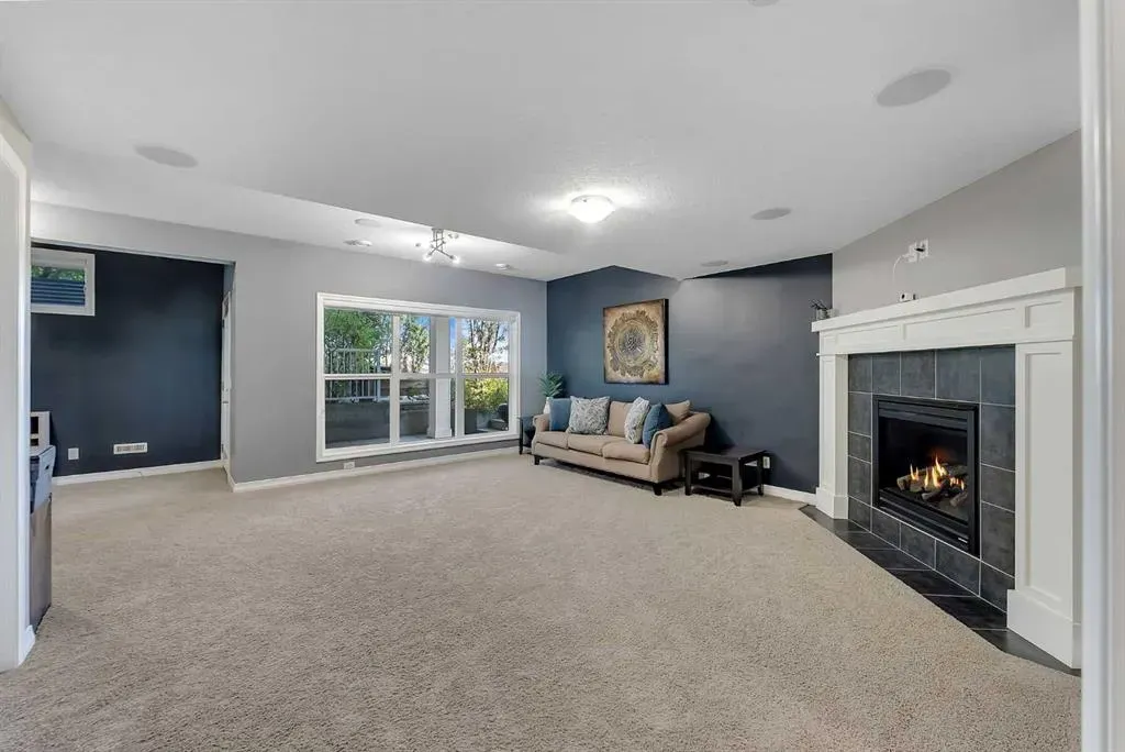 128 Ridge View Close