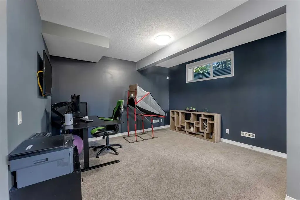 128 Ridge View Close