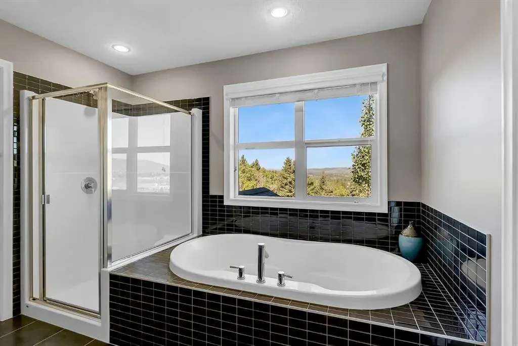 128 Ridge View Close