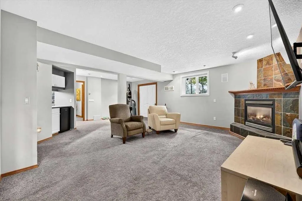 16 Rocky Ridge Landing NW