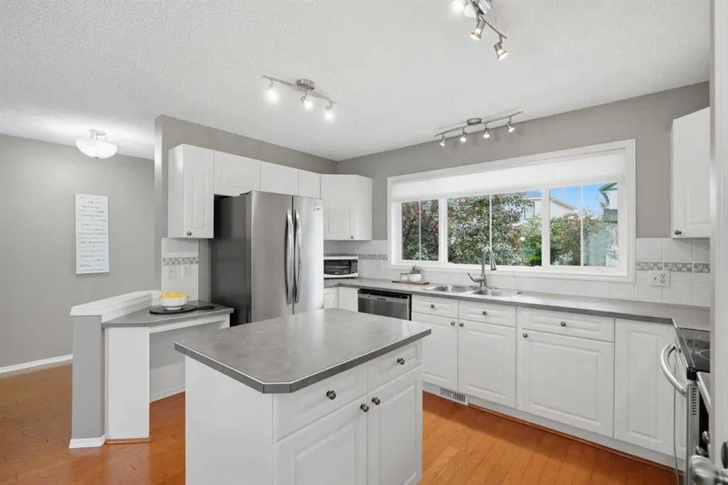 54 Tuscany Valley Heights NW
