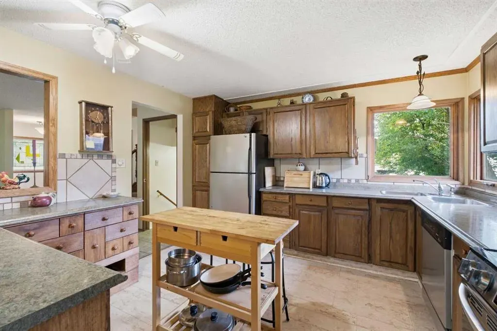 7 Glenport Road E
