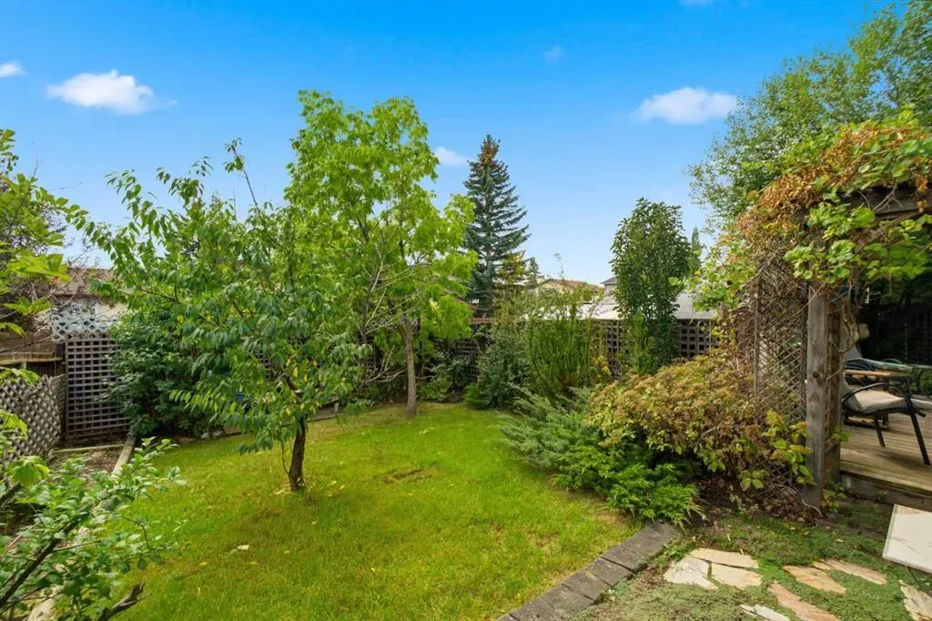 7 Glenport Road E