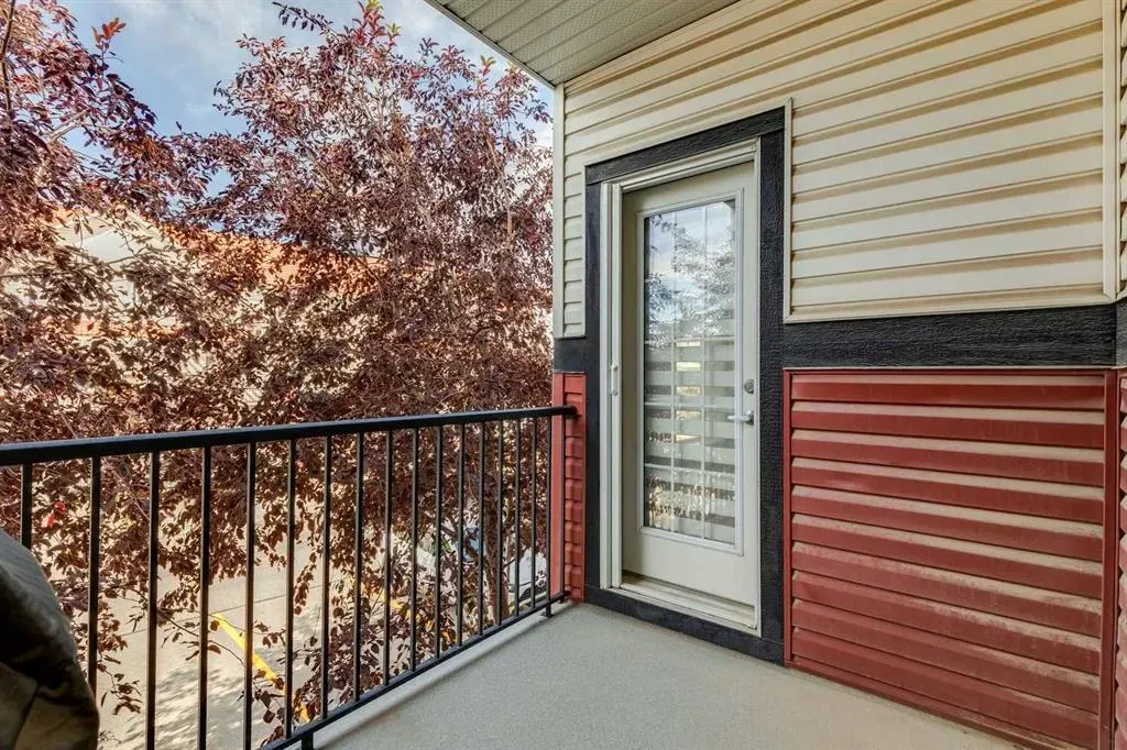 20 Royal Oak Plaza NW #222