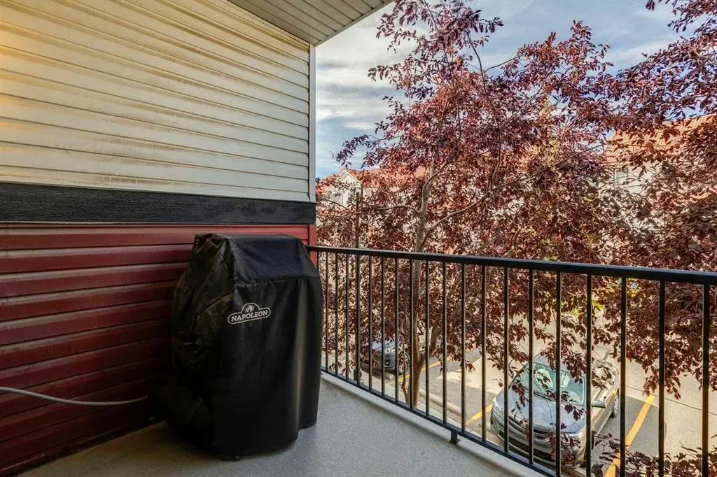20 Royal Oak Plaza NW #222
