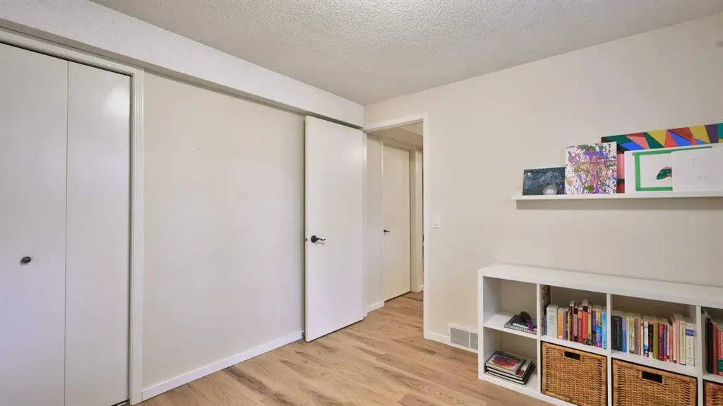40 Vandoos Villas NW