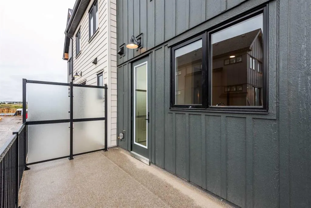 51 Mercado Lane SE