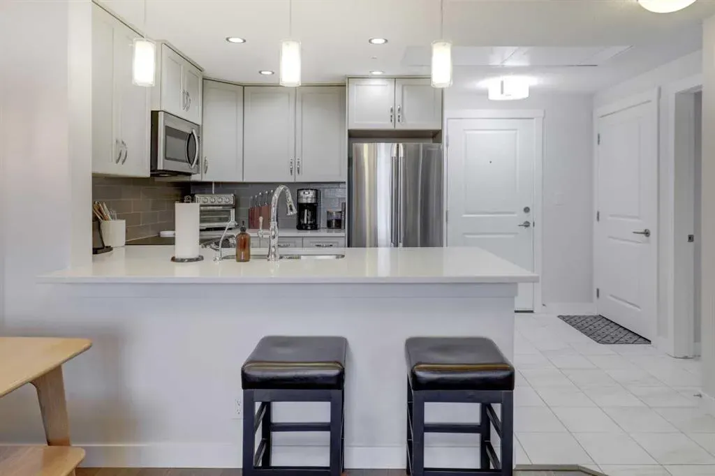 32 Varsity Estates Circle NW #604