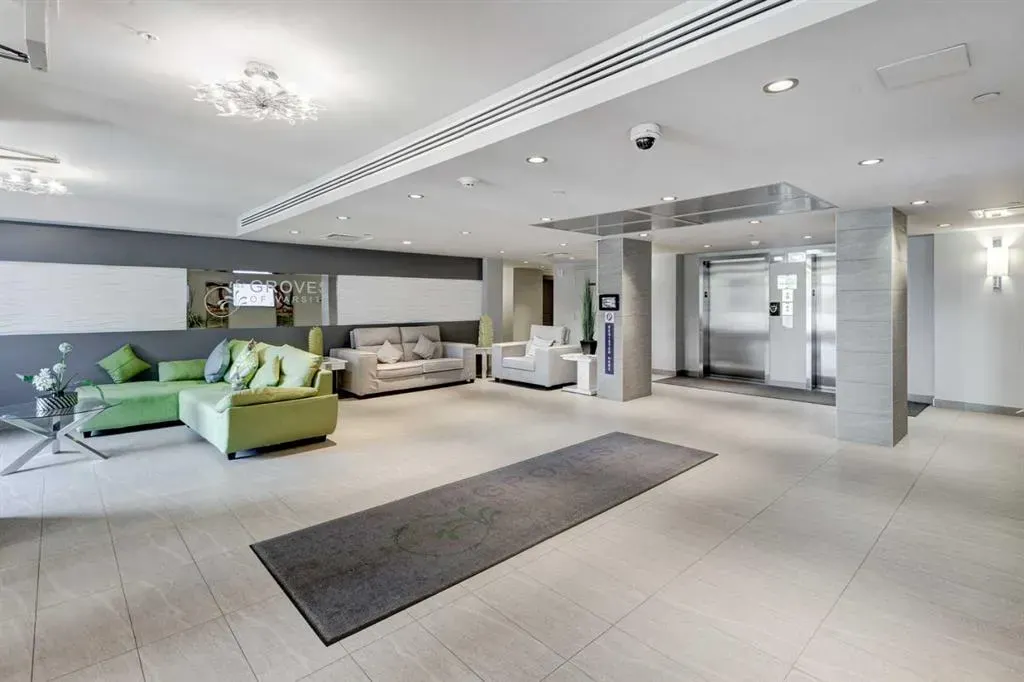 32 Varsity Estates Circle NW #604