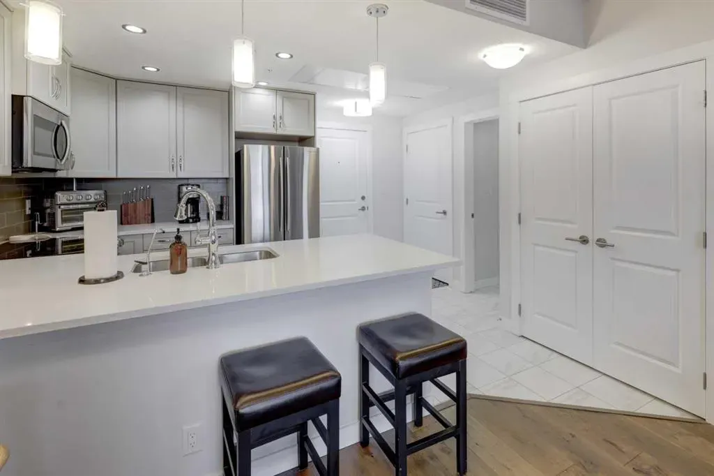 32 Varsity Estates Circle NW #604