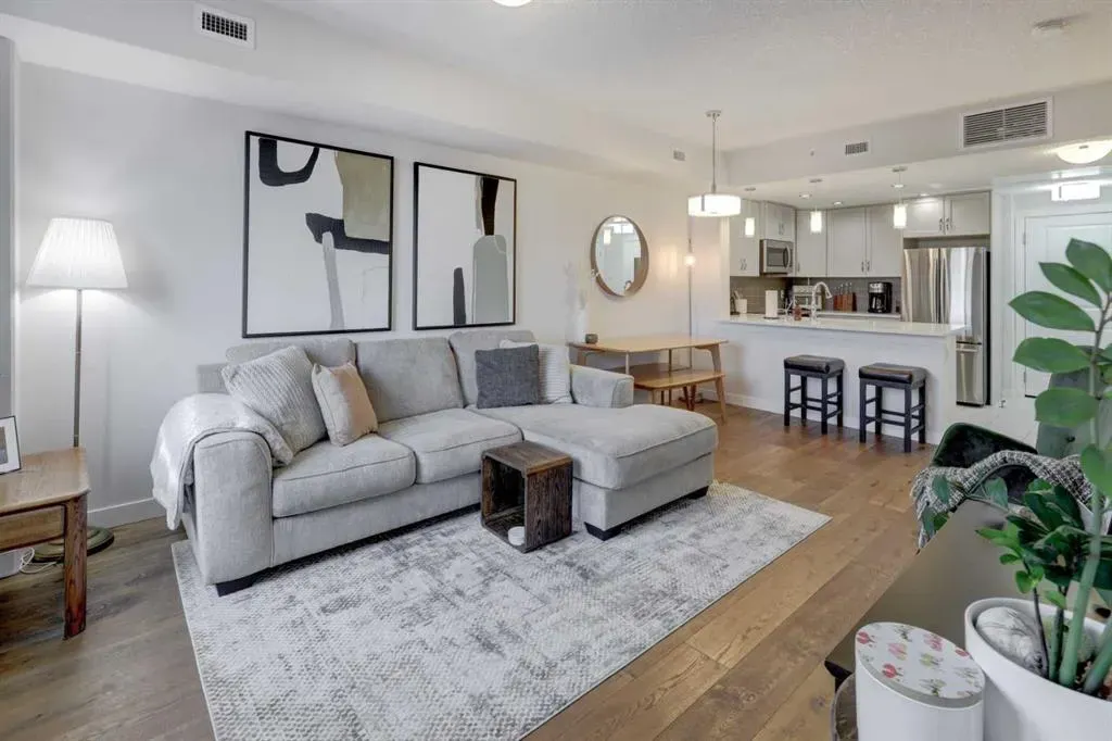 32 Varsity Estates Circle NW #604