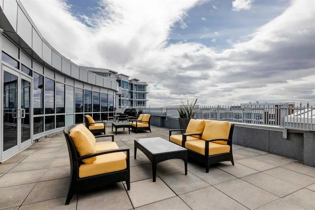 32 Varsity Estates Circle NW #604