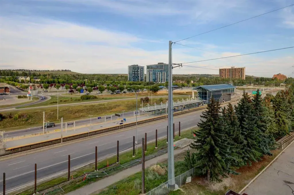 32 Varsity Estates Circle NW #604