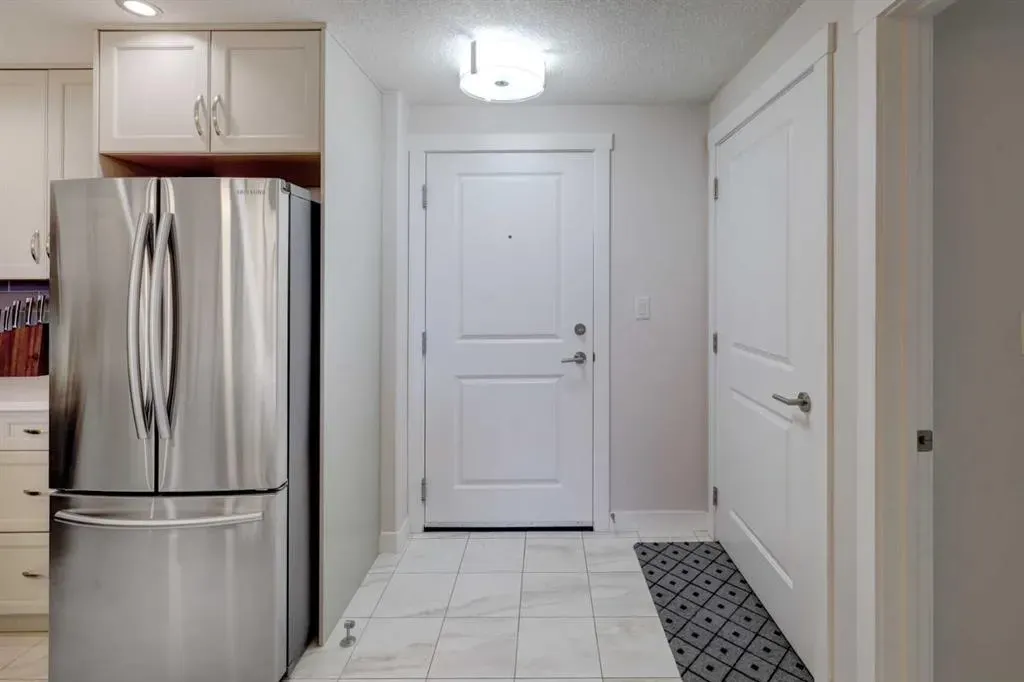 32 Varsity Estates Circle NW #604