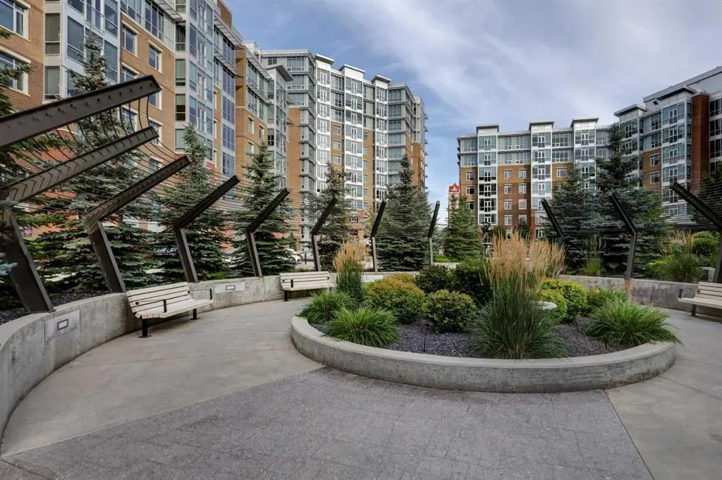 32 Varsity Estates Circle NW #604