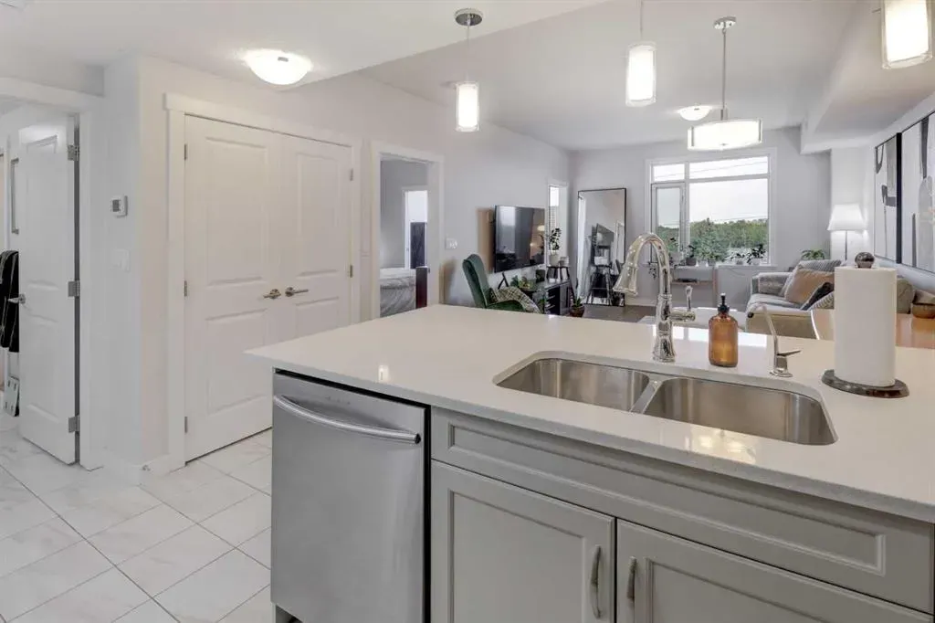 32 Varsity Estates Circle NW #604