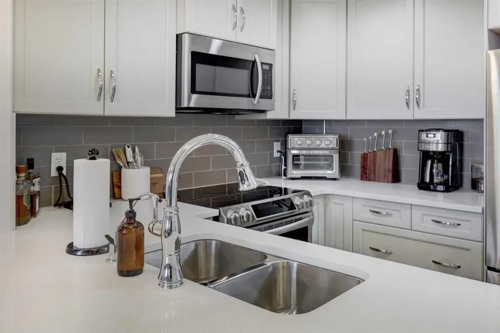 32 Varsity Estates Circle NW #604