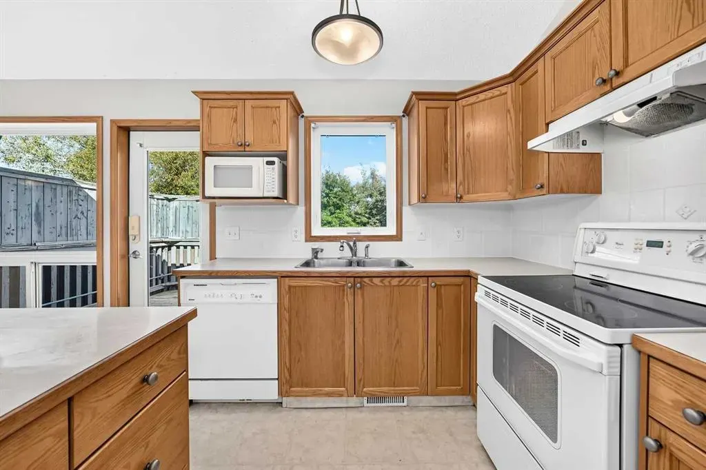 311 Robert Street SW