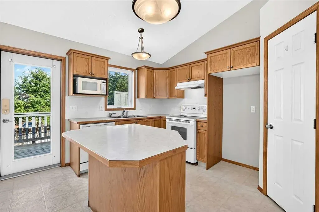 311 Robert Street SW