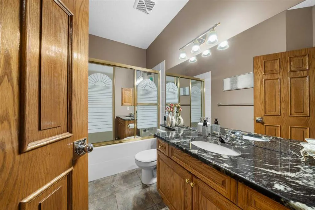 138 Gleneagles View