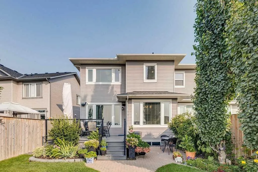 212 Evansglen Close NW
