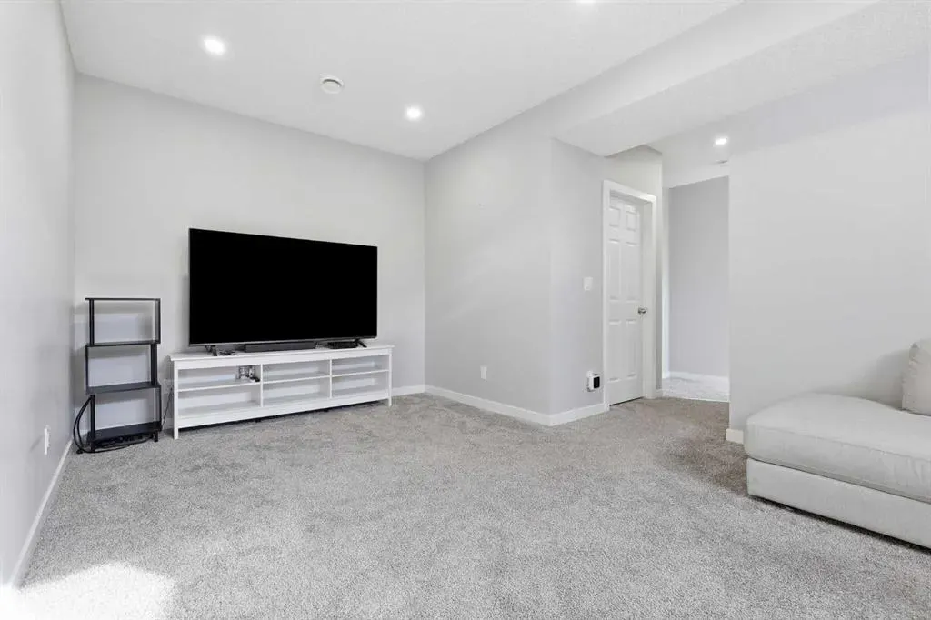 88 Birch Glen