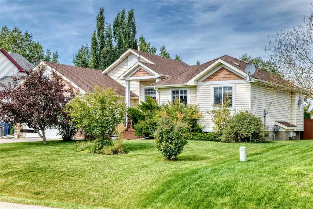 27 Lloyd Crescent NE