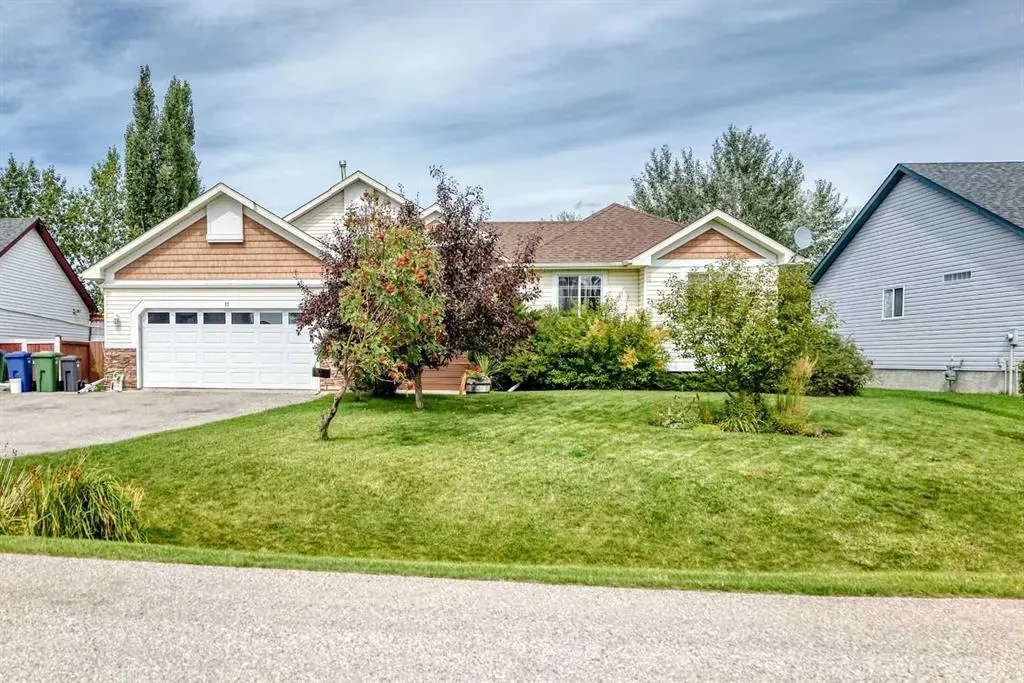 27 Lloyd Crescent NE