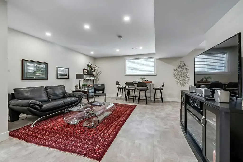 117 Crystal Green Court