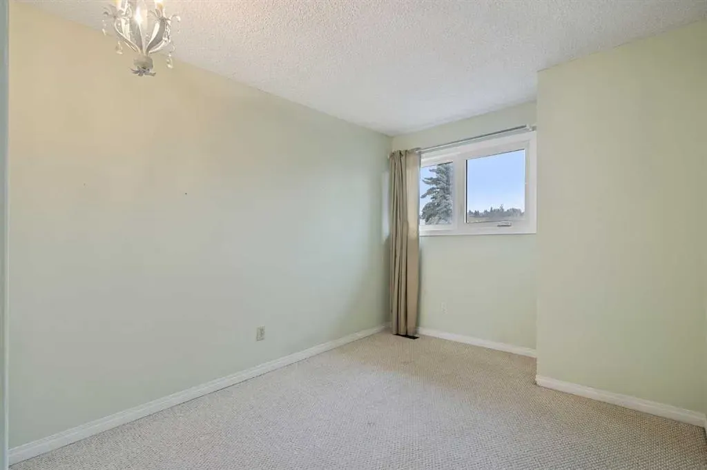 40 Edgemont Estates Road NW