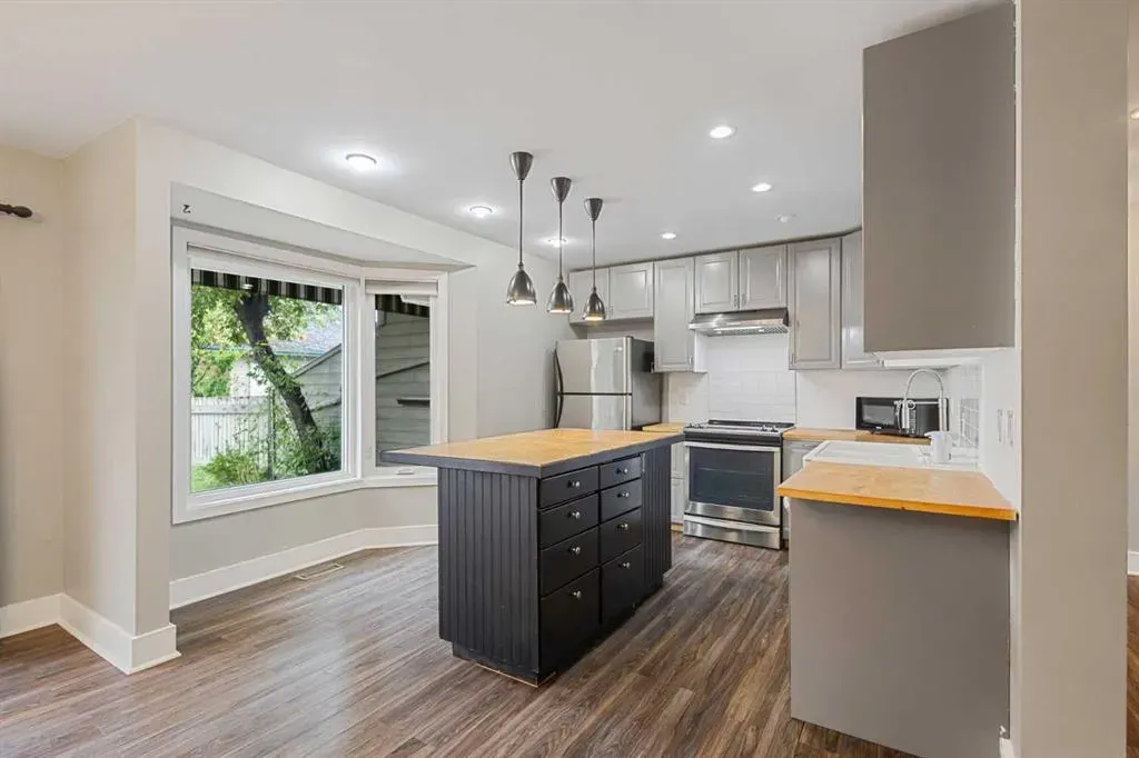 40 Edgemont Estates Road NW