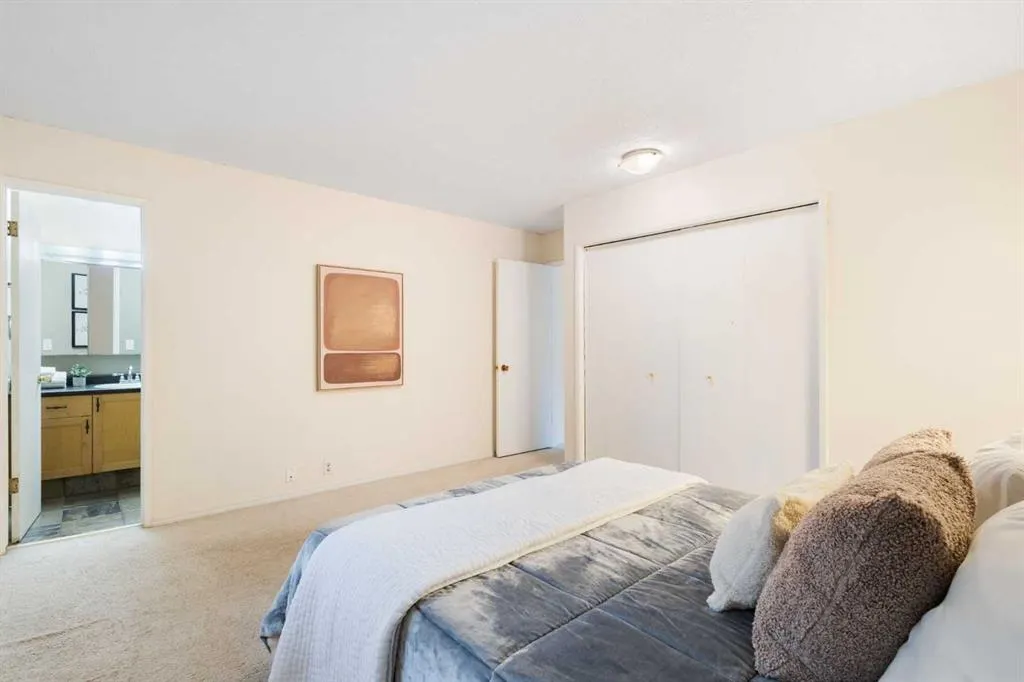 112 Silverthorn Road NW