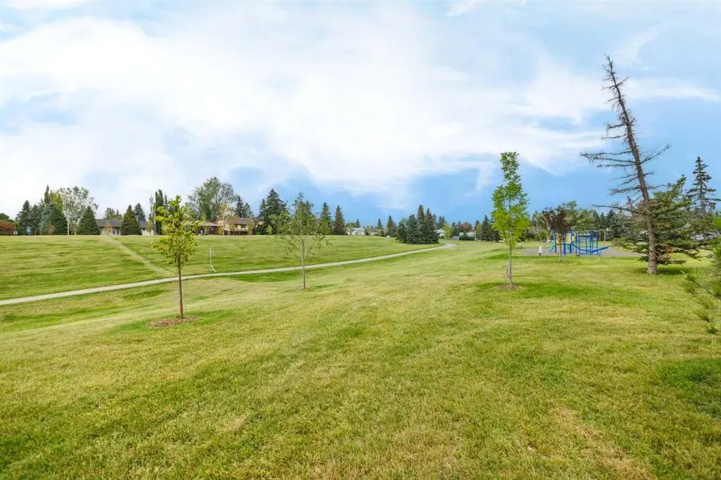 112 Silverthorn Road NW