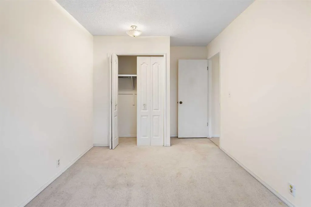 112 Silverthorn Road NW