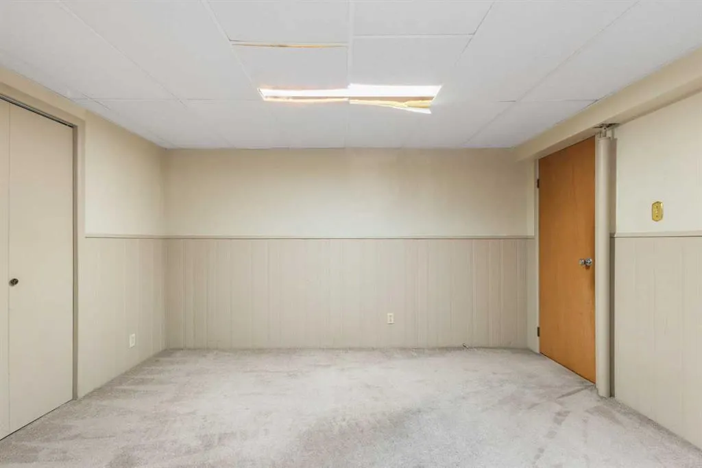 112 Silverthorn Road NW