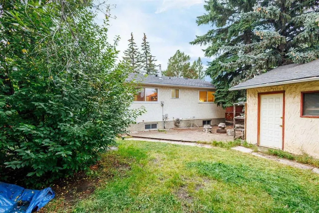 112 Silverthorn Road NW