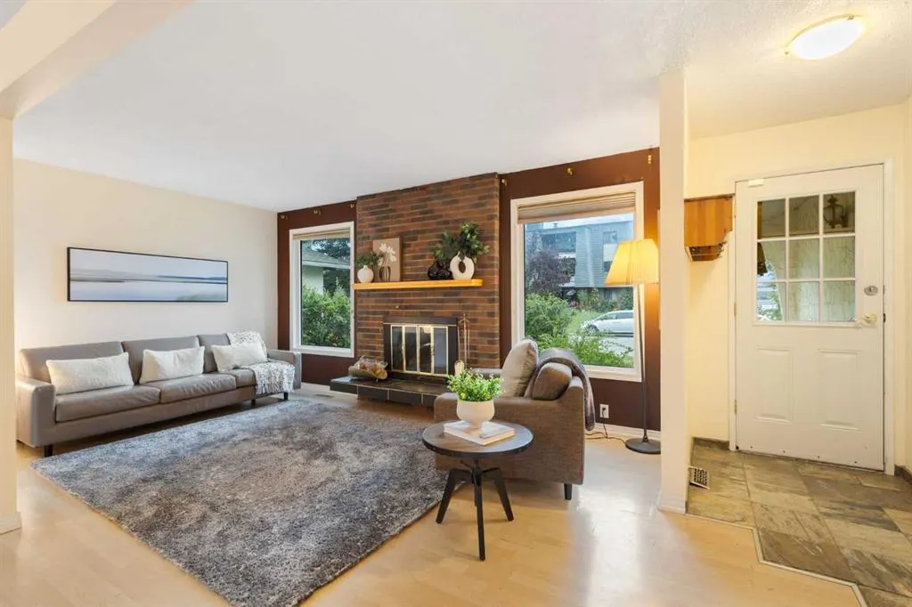 112 Silverthorn Road NW