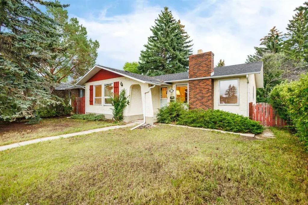 112 Silverthorn Road NW