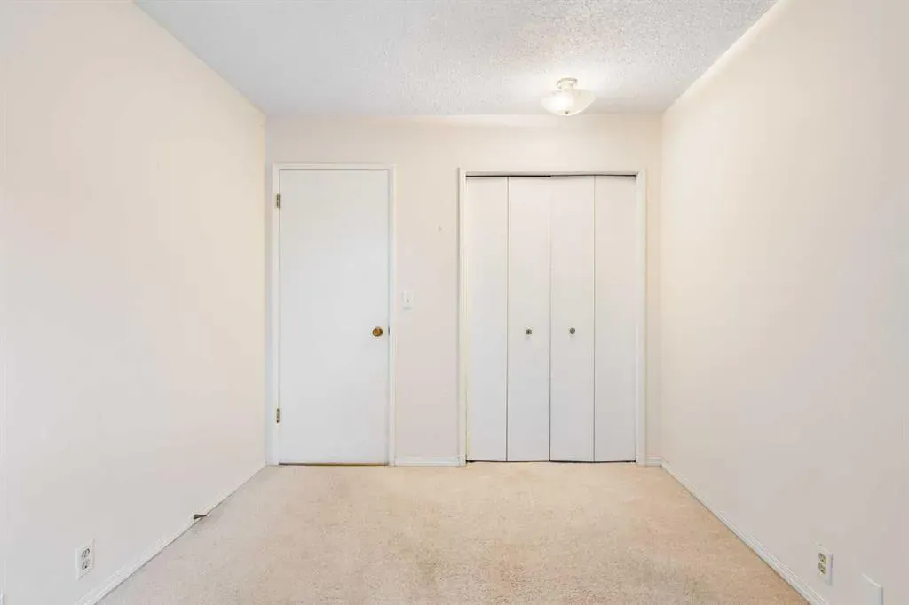 112 Silverthorn Road NW
