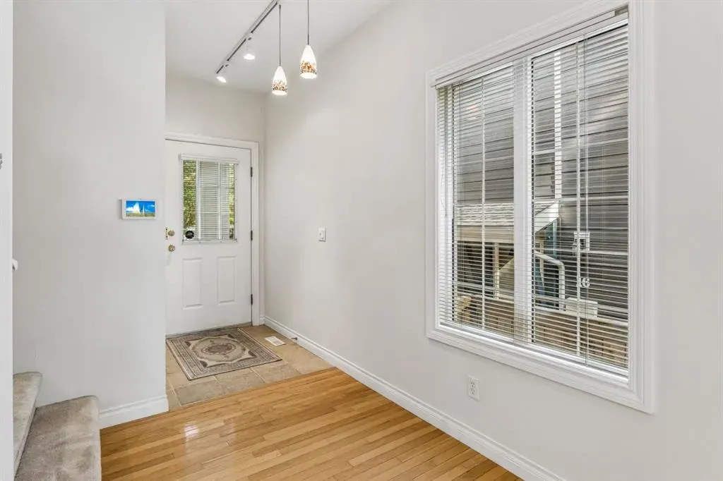 16 Varsity Estates Gardens NW