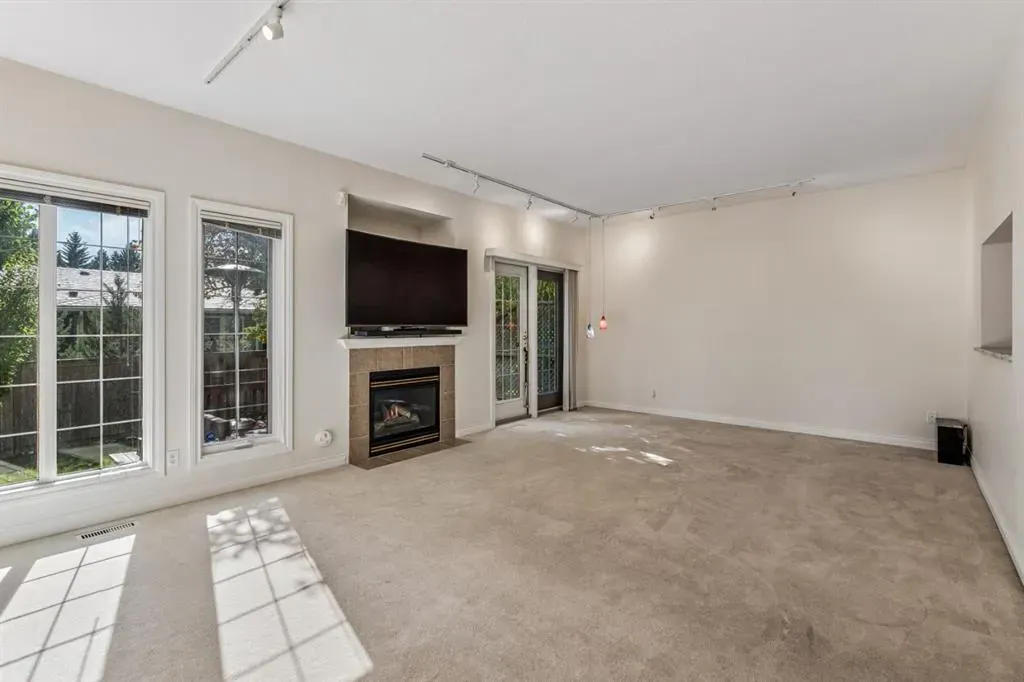 16 Varsity Estates Gardens NW