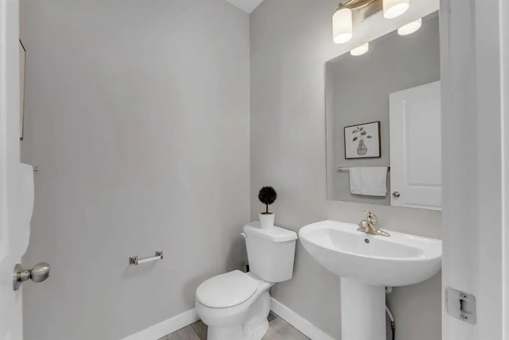 328 Midtown Gate SW