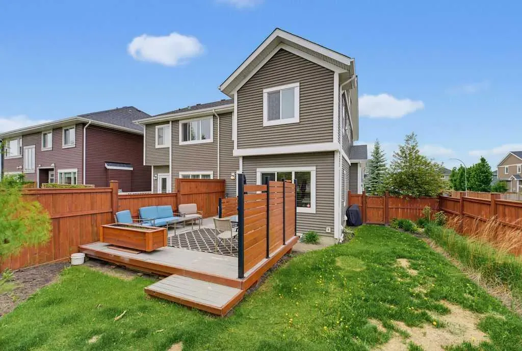 590 River Heights Crescent