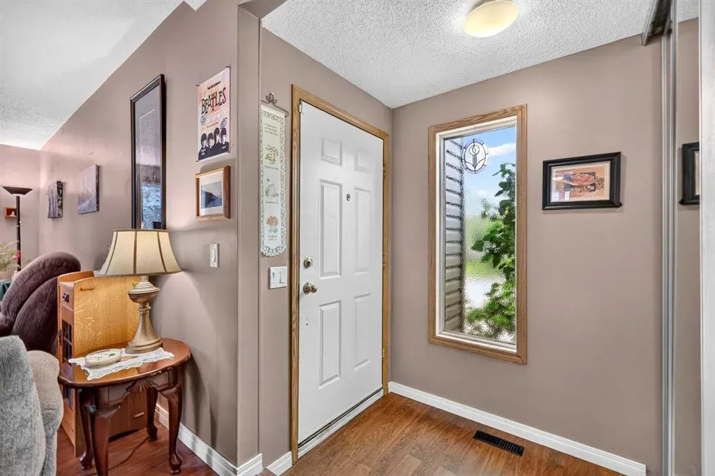 12 Brentwood Drive E