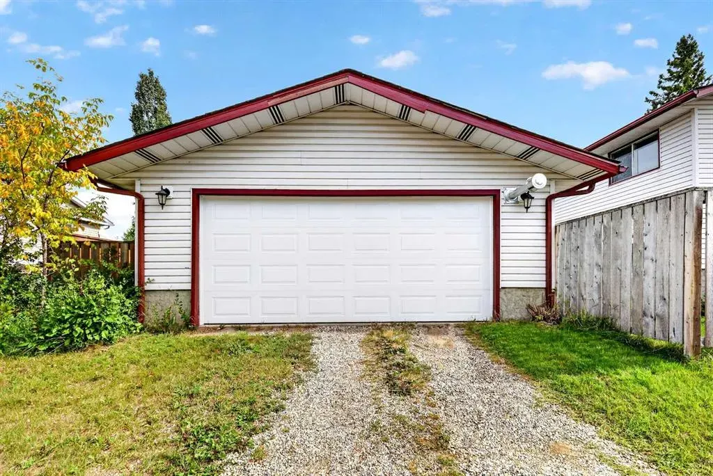 12 Brentwood Drive E